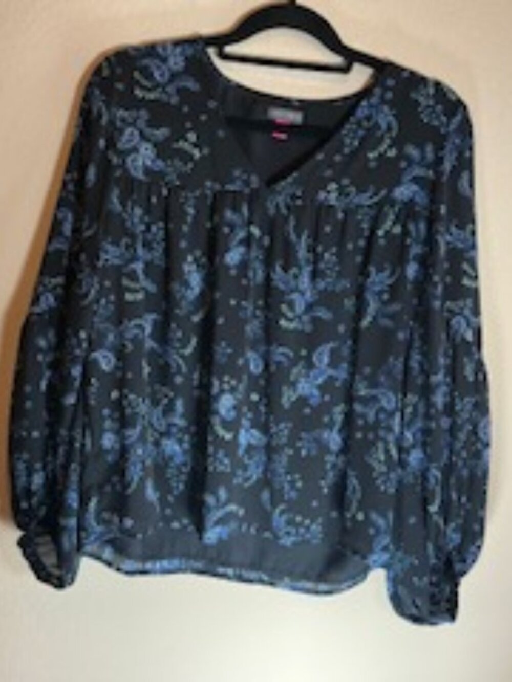 Vince Camuto women's Black Floral Paisley Blouse, Size M, Lined